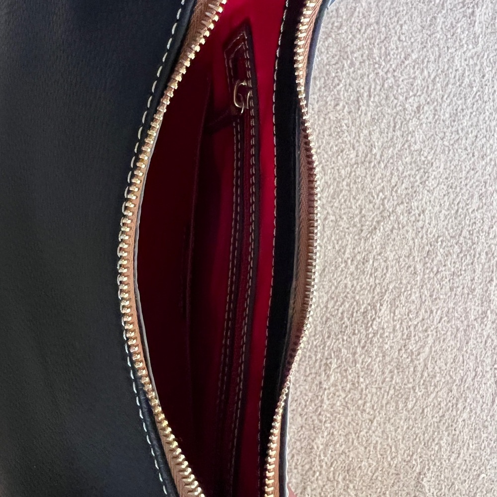 Dooney & Bourke Pebble Grain Riley Hobo Bag in Black — New with Tags - Picture 8 of 8